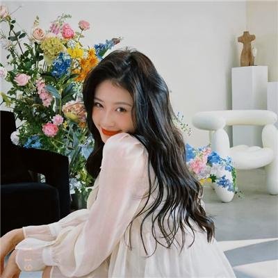 少女嬉春